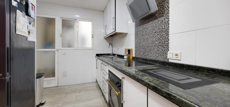 Torrevieja, Alicante, 3 Bedrooms Bedrooms, ,1 BathroomBathrooms,Apartment,Resale,0,75632138581097088