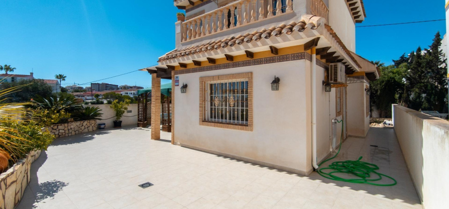 Torrevieja, Alicante, 3 Bedrooms Bedrooms, ,2 BathroomsBathrooms,Villa,Resale,0,75632277152363936