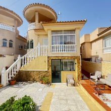 Villamartin, Alicante, 4 Bedrooms Bedrooms, ,2 BathroomsBathrooms,Villa,Resale,0,10318683861923704