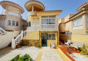 Villamartin, Alicante, 4 Bedrooms Bedrooms, ,2 BathroomsBathrooms,Villa,Resale,0,10318683861923704 Villamartin, Alicante, 4 Bedrooms Bedrooms, ,2 BathroomsBathrooms,Villa,Resale,0,10318683861923704