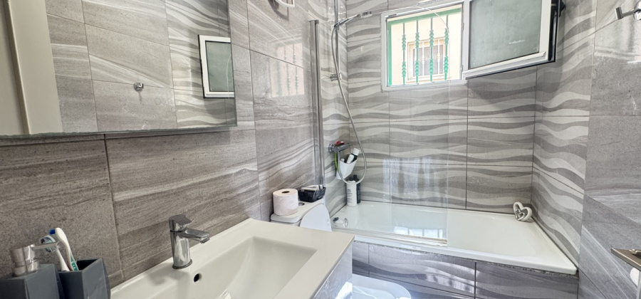 Villamartin, Alicante, 4 Bedrooms Bedrooms, ,2 BathroomsBathrooms,Villa,Resale,0,10318683861923704