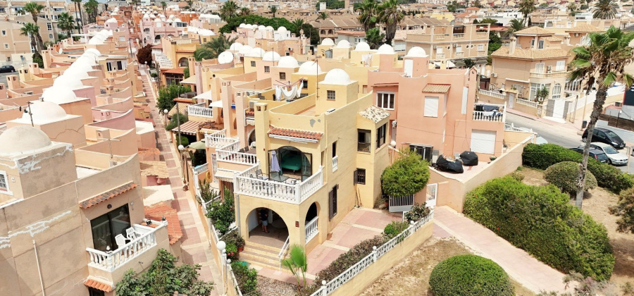 Torrevieja, Alicante, 2 Bedrooms Bedrooms, ,1 BathroomBathrooms,Townhouse,Resale,0,75632646553225408