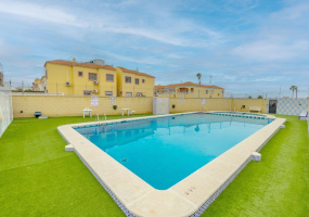 Torrevieja, Alicante, 1 Bedroom Bedrooms, ,1 BathroomBathrooms,Bungalow,Resale,0,75632243005741664