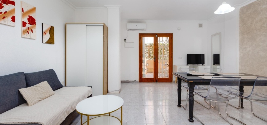 Torrevieja, Alicante, 2 Bedrooms Bedrooms, ,1 BathroomBathrooms,Apartment,Resale,0,75632220962710976