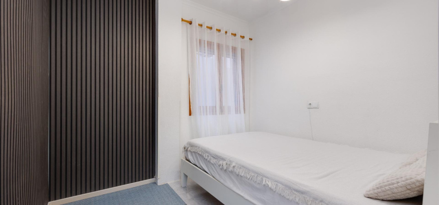 Torrevieja, Alicante, 2 Bedrooms Bedrooms, ,1 BathroomBathrooms,Apartment,Resale,0,75632220962710976