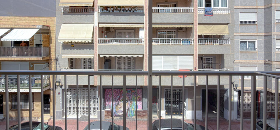 Torrevieja, Alicante, 4 Bedrooms Bedrooms, ,1 BathroomBathrooms,Apartment,Resale,0,75632229086094960