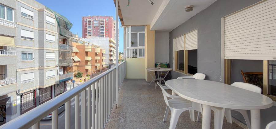 Torrevieja, Alicante, 4 Bedrooms Bedrooms, ,1 BathroomBathrooms,Apartment,Resale,0,75632229086094960