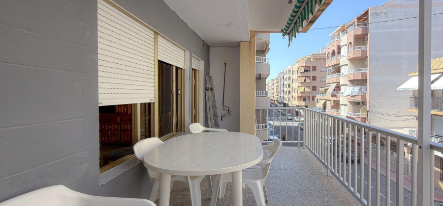 Torrevieja, Alicante, 4 Bedrooms Bedrooms, ,1 BathroomBathrooms,Apartment,Resale,0,75632229086094960