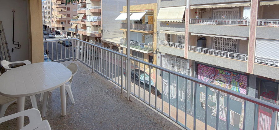 Torrevieja, Alicante, 4 Bedrooms Bedrooms, ,1 BathroomBathrooms,Apartment,Resale,0,75632229086094960