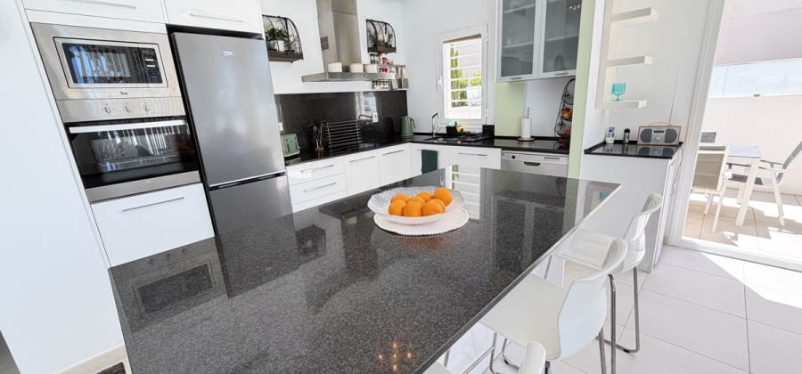 Mil Palmeras, Alicante, 4 Bedrooms Bedrooms, ,3 BathroomsBathrooms,Villa,Resale,0,10318686527791940