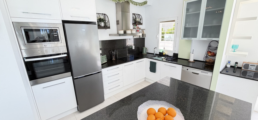 Mil Palmeras, Alicante, 4 Bedrooms Bedrooms, ,3 BathroomsBathrooms,Villa,Resale,0,10318686527791940