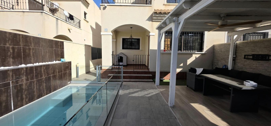 Torrevieja, Alicante, 4 Bedrooms Bedrooms, ,2 BathroomsBathrooms,Villa,Resale,0,75632160031528816