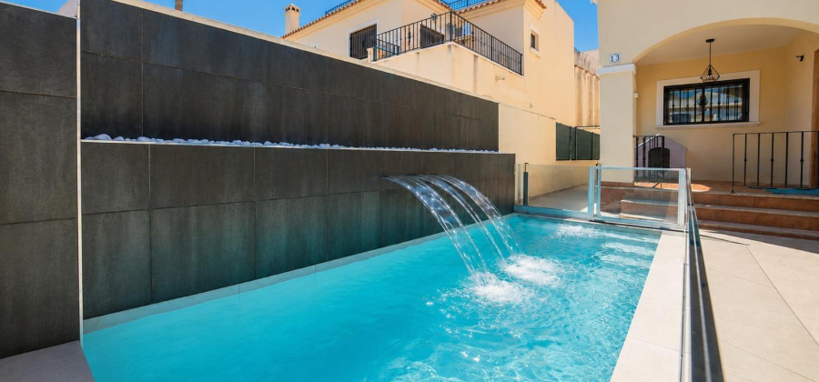 Torrevieja, Alicante, 4 Bedrooms Bedrooms, ,2 BathroomsBathrooms,Villa,Resale,0,75632160031528816