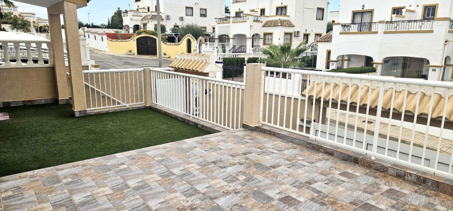 Torrevieja, Alicante, 6 Bedrooms Bedrooms, ,2 BathroomsBathrooms,Villa,Resale,0,7563274182941586