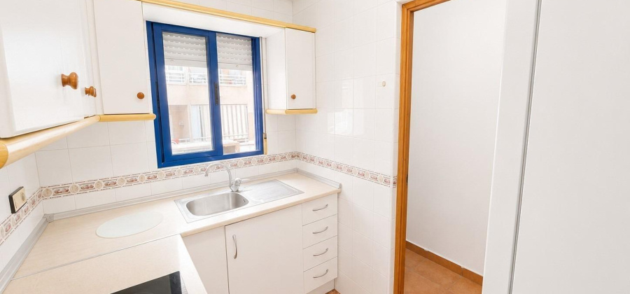 Torrevieja, Alicante, 3 Bedrooms Bedrooms, ,1 BathroomBathrooms,Apartment,Resale,0,75632245372404800