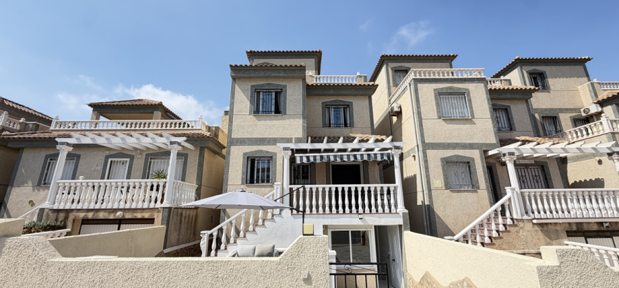 Villamartin, Alicante, 5 Bedrooms Bedrooms, ,3 BathroomsBathrooms,Villa,Resale,0,103186142090864464
