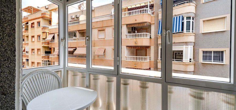 Torrevieja, Alicante, 2 Bedrooms Bedrooms, ,1 BathroomBathrooms,Apartment,Resale,0,7563291088135845