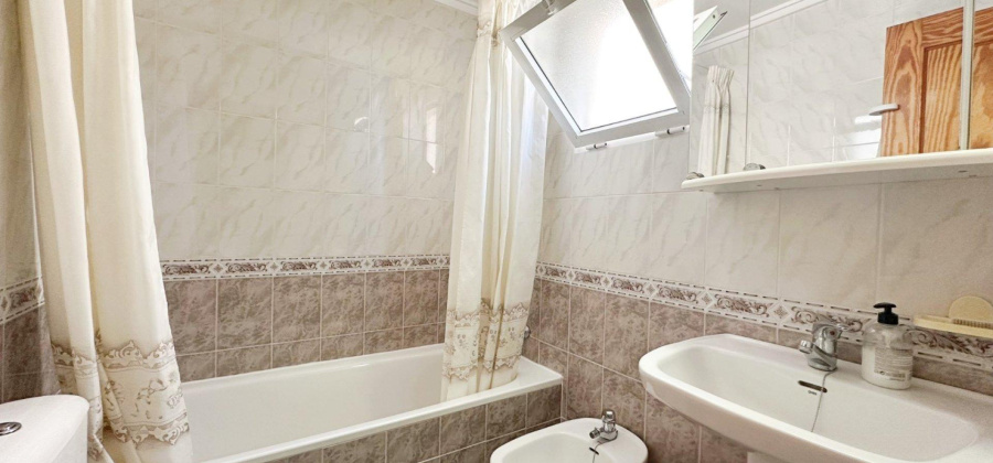 Torrevieja, Alicante, 2 Bedrooms Bedrooms, ,1 BathroomBathrooms,Apartment,Resale,0,75632156771771264