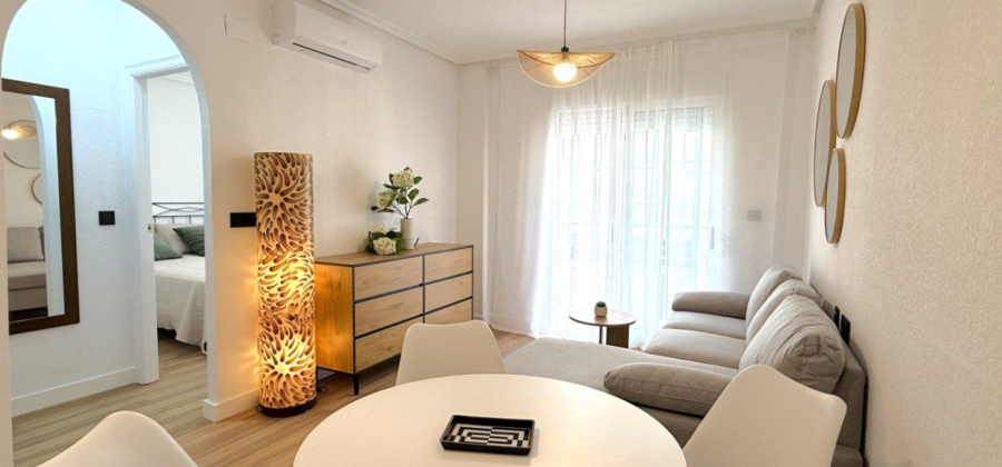 Torrevieja, Alicante, 2 Bedrooms Bedrooms, ,1 BathroomBathrooms,Apartment,Resale,0,75632288872187808