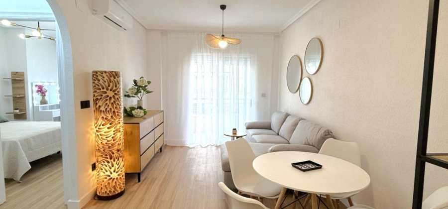 Torrevieja, Alicante, 2 Bedrooms Bedrooms, ,1 BathroomBathrooms,Apartment,Resale,0,75632288872187808