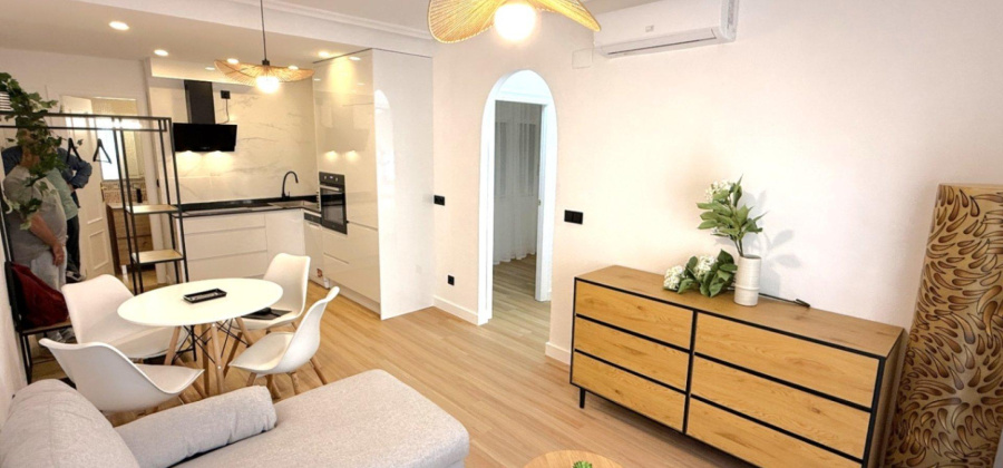 Torrevieja, Alicante, 2 Bedrooms Bedrooms, ,1 BathroomBathrooms,Apartment,Resale,0,75632288872187808