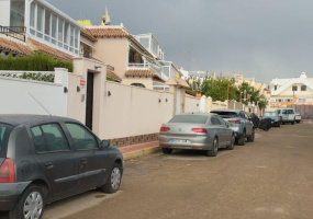 Torrevieja, Alicante, 2 Bedrooms Bedrooms, ,1 BathroomBathrooms,Bungalow,Resale,0,75632302148765904 Torrevieja, Alicante, 2 Bedrooms Bedrooms, ,1 BathroomBathrooms,Bungalow,Resale,0,75632302148765904