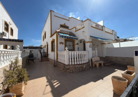 Orihuela, Alicante, 3 Bedrooms Bedrooms, ,2 BathroomsBathrooms,Townhouse,Resale,0,271160219064468128