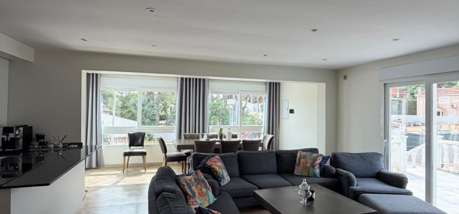 Torrevieja, Alicante, 4 Bedrooms Bedrooms, ,2 BathroomsBathrooms,Villa,Resale,0,75632207893993888