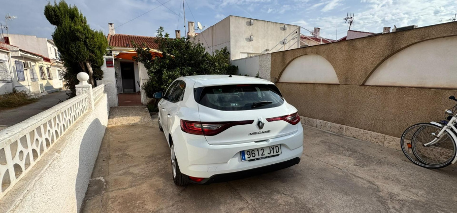 Torrevieja, Alicante, 2 Bedrooms Bedrooms, ,1 BathroomBathrooms,Bungalow,Resale,0,75632275471981424