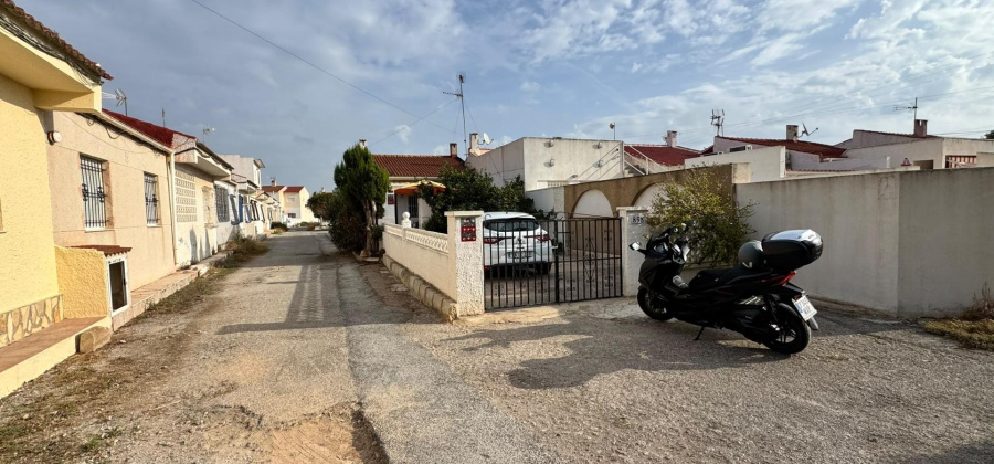 Torrevieja, Alicante, 2 Bedrooms Bedrooms, ,1 BathroomBathrooms,Bungalow,Resale,0,75632275471981424