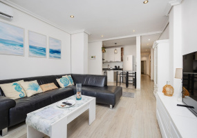 Torrevieja, Alicante, 3 Bedrooms Bedrooms, ,1 BathroomBathrooms,Apartment,Resale,0,75632236533749936