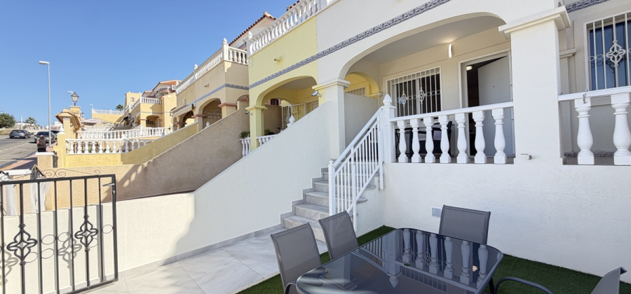 Villamartin, Alicante, 3 Bedrooms Bedrooms, ,2 BathroomsBathrooms,Townhouse,Resale,0,103186345881203280