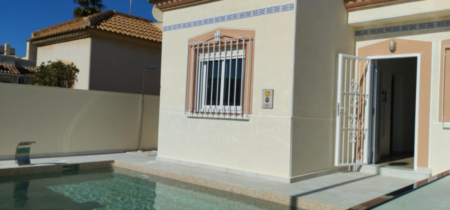 Torrevieja, Alicante, 2 Bedrooms Bedrooms, ,1 BathroomBathrooms,Villa,Resale,0,7563274415494481
