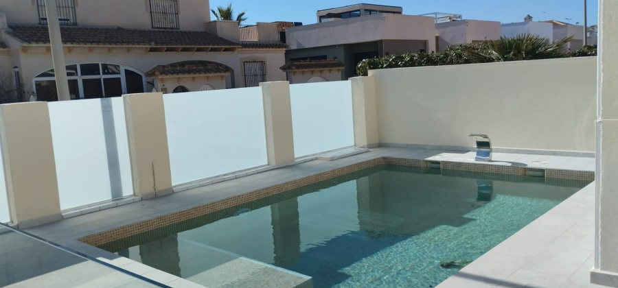 Torrevieja, Alicante, 2 Bedrooms Bedrooms, ,1 BathroomBathrooms,Villa,Resale,0,7563274415494481