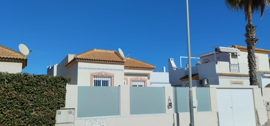Torrevieja, Alicante, 2 Bedrooms Bedrooms, ,1 BathroomBathrooms,Villa,Resale,0,7563274415494481