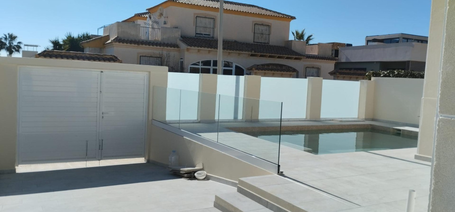 Torrevieja, Alicante, 2 Bedrooms Bedrooms, ,1 BathroomBathrooms,Villa,Resale,0,7563274415494481