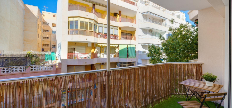 Torrevieja, Alicante, 3 Bedrooms Bedrooms, ,1 BathroomBathrooms,Apartment,Resale,0,75632227790984384