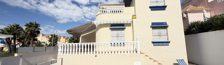 Villamartin, Alicante, 3 Bedrooms Bedrooms, ,2 BathroomsBathrooms,Villa,Resale,0,103186240625296992