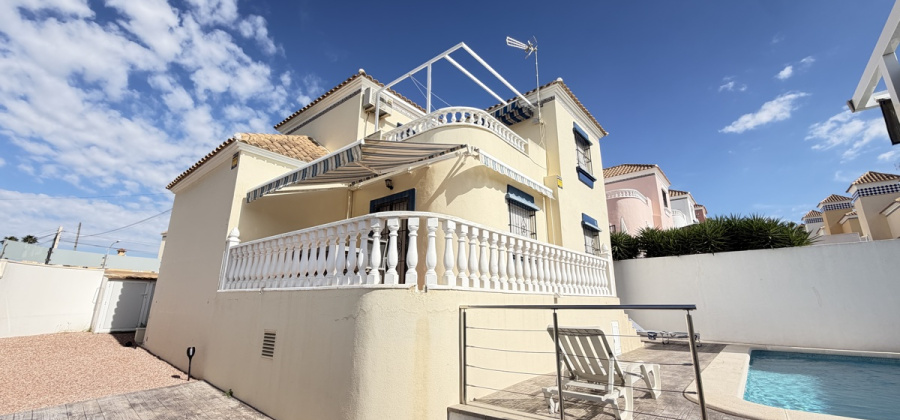 Villamartin, Alicante, 3 Bedrooms Bedrooms, ,2 BathroomsBathrooms,Villa,Resale,0,103186240625296992