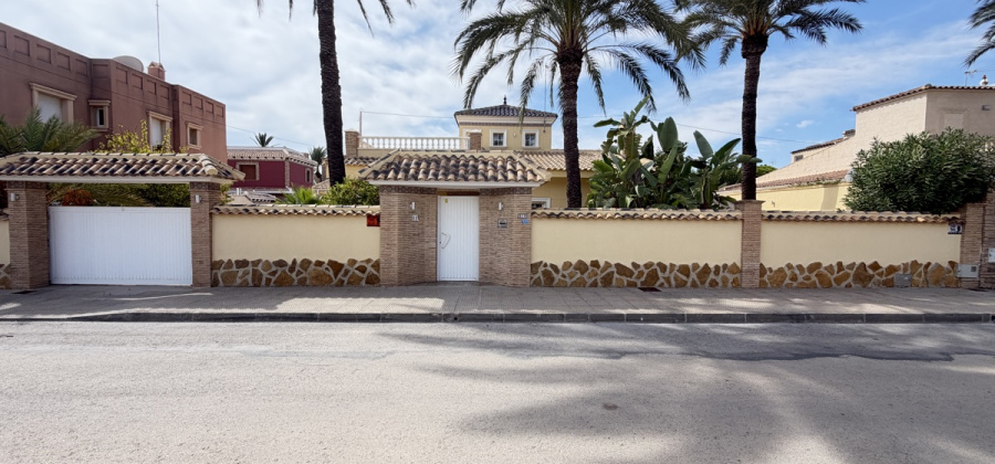 Cabo Roig, Alicante, 4 Bedrooms Bedrooms, ,4 BathroomsBathrooms,Villa,Resale,0,103186641402657120