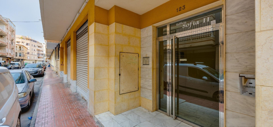 Torrevieja, Alicante, 2 Bedrooms Bedrooms, ,1 BathroomBathrooms,Apartment,Resale,0,75632236651435952