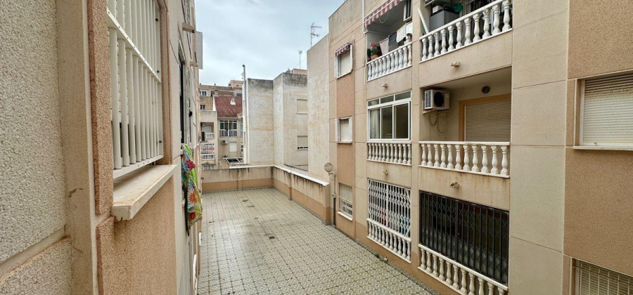 Torrevieja, Alicante, 2 Bedrooms Bedrooms, ,1 BathroomBathrooms,Apartment,Resale,0,7563283031937988