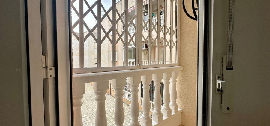 Torrevieja, Alicante, 2 Bedrooms Bedrooms, ,1 BathroomBathrooms,Apartment,Resale,0,7563283031937988