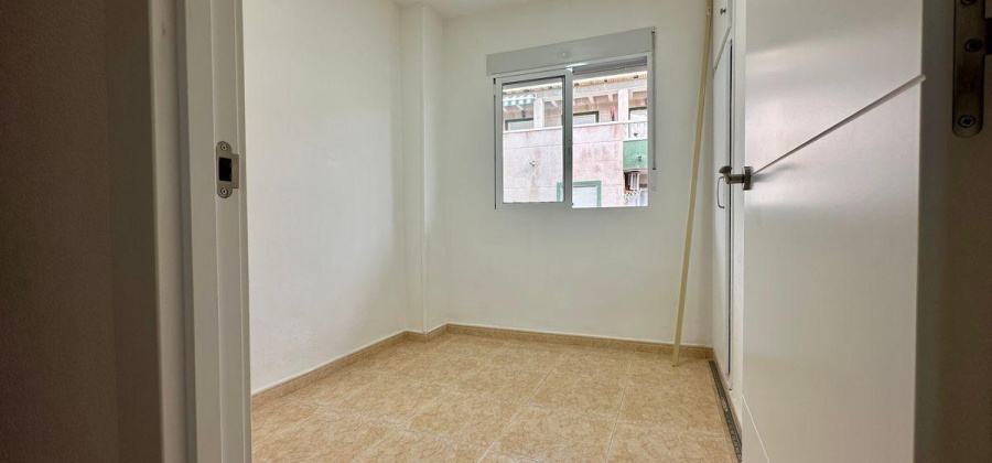 Torrevieja, Alicante, 2 Bedrooms Bedrooms, ,1 BathroomBathrooms,Apartment,Resale,0,7563283031937988
