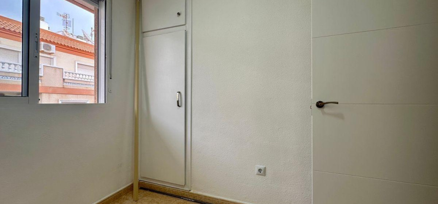Torrevieja, Alicante, 2 Bedrooms Bedrooms, ,1 BathroomBathrooms,Apartment,Resale,0,7563283031937988