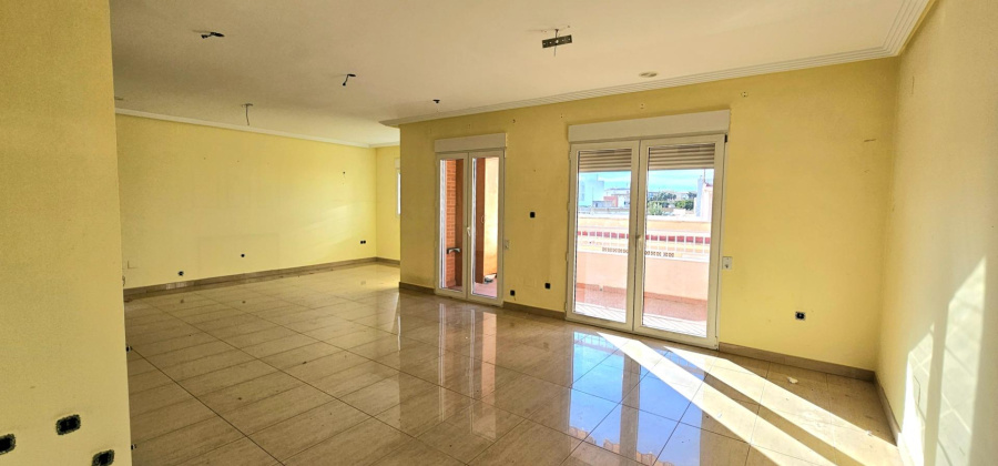 Torrevieja, Alicante, 4 Bedrooms Bedrooms, ,3 BathroomsBathrooms,Apartment,Resale,0,75632154688584256