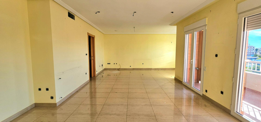 Torrevieja, Alicante, 4 Bedrooms Bedrooms, ,3 BathroomsBathrooms,Apartment,Resale,0,75632154688584256