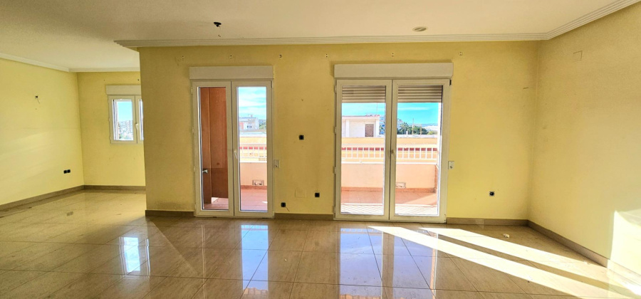 Torrevieja, Alicante, 4 Bedrooms Bedrooms, ,3 BathroomsBathrooms,Apartment,Resale,0,75632154688584256