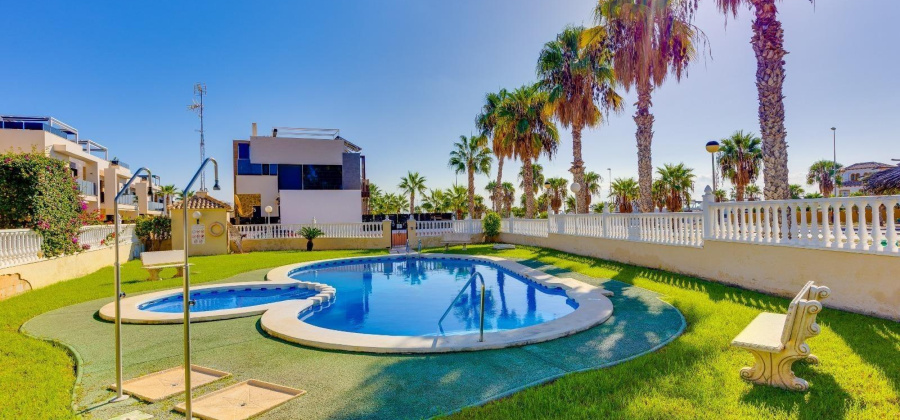 Orihuela Costa, Alicante, 4 Bedrooms Bedrooms, ,1 BathroomBathrooms,Bungalow,Resale,0,75632155527309664