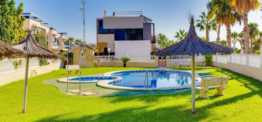 Orihuela Costa, Alicante, 4 Bedrooms Bedrooms, ,1 BathroomBathrooms,Bungalow,Resale,0,75632155527309664